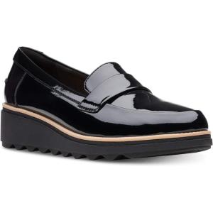 Clarks Women’s Neiley Pearl Sandals(Black Synthetic Patent)